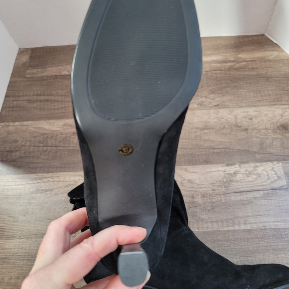 Black suede high-heel booties - Picture 5 of 6
